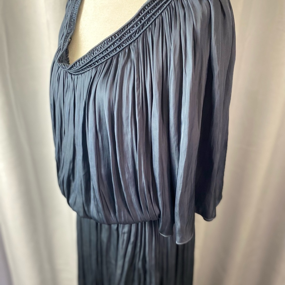 HALSTON goddess dress. - Picture 6 of 16